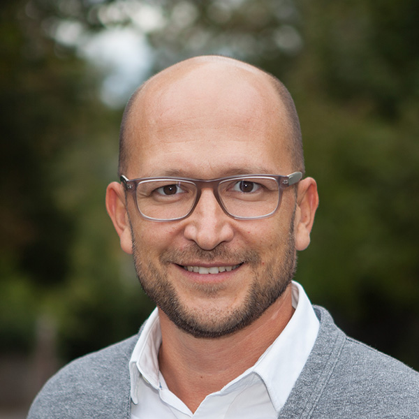 Dr. med. Pavel Hilbert Dr. med. Pavel Hilbert
